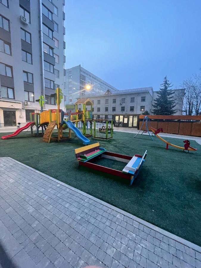 Beautiful Apartment In Chisináu Exterior foto